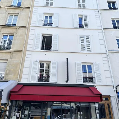 Comfortable Family In Paris
