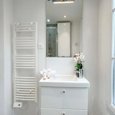 Comfortable Family In Apartment Paris