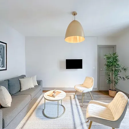 Comfortable Family In Apartment Paris