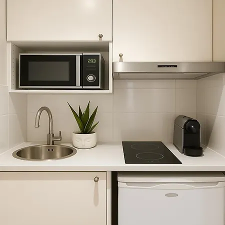 Arc De Triomphe - Premium Family For 5 *