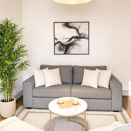 Arc De Triomphe - Premium Family For 5